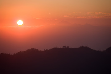 Berge im Sonnenaufgang
