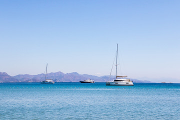 Obraz premium Boats anchored outside the harbour