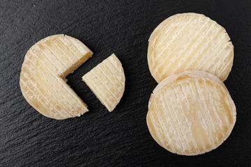 french goat's milk cheese called cabecou