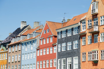 Fototapeta na wymiar Colourful facades along the Nyhavn Canal in Copenhagen, Denmark