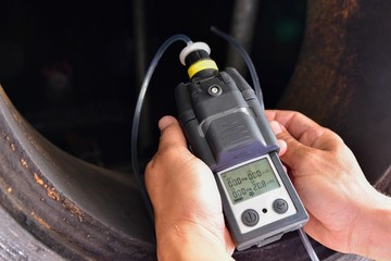 Using the gas detector for detect combustible gas , flammable gas , toxic gas and oxygen depletion...
