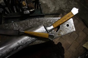 Domestic forged knives are made by hand-with texture and natural treatment