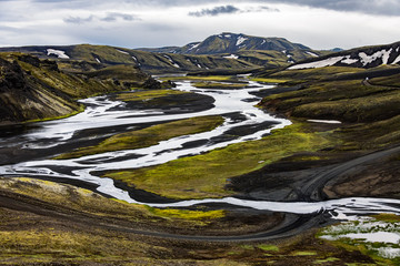 Island Flusslauf Landmannalaugar Landschaft Vulkane Lava Moos Farben Panorama Wildnis Friðland að Fjallabaki Schneeschmelze Mittsommer Offroad heiße Quellen Geothermie © ON-Photography