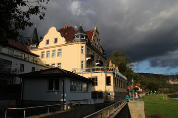 Die Uferpromenade in Wehlen
