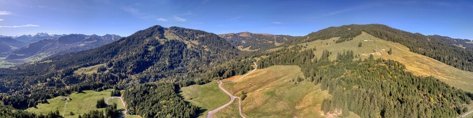 Fototapeta na wymiar Panoramaaussicht mit den Kantonen Obwalden und Luzern, Schweiz