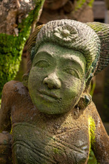 Obraz premium Closeup of a Hindu statue at a Hindu temple at Ubud, Bali, IDN
