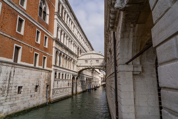 Fototapeta na wymiar Ponte dei Sospiri (Bridge of Sighs) in Venice, Italy Europe. Bridge of sighs in the insane city of Venice