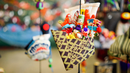 つるし雛、ちりめんや和紙で作られた宝船