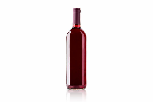 Botella de vino tinto sobre fondo blanco
