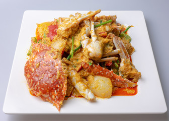 Stir-Fried crab with Garlic, Peper, Curry Powder