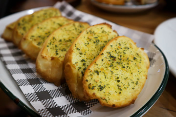 garlic bread, bread