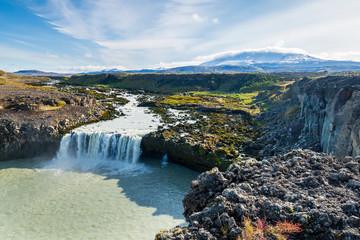 Fototapeta na wymiar Island - Wasserfall
