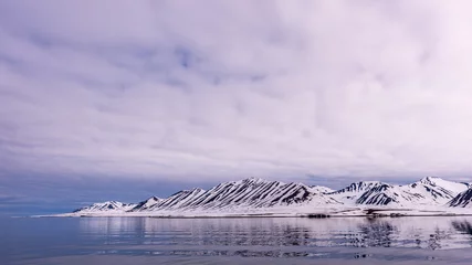Fototapeten Svalbard Mountain landscape © Kirk Hewlett