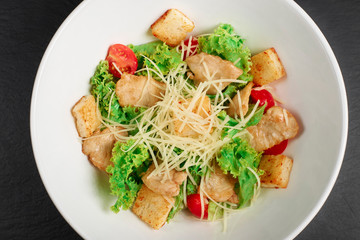  Caesar salad with chicken