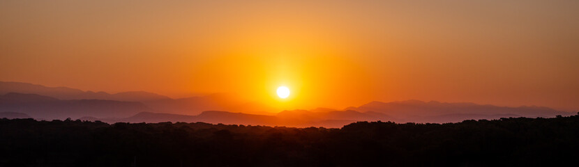 Sonnenaufgang über dem Taurusgebirge (Panorama)