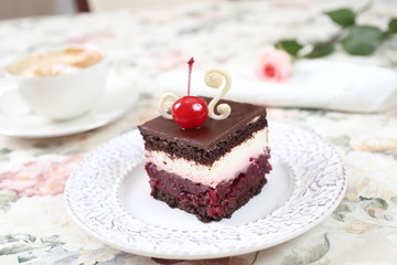 Chocolate and cherries cake
