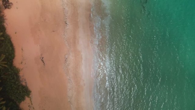 Aerial shot of a beach in Puerto Rico - Forwards 4k