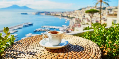 Papier peint photo autocollant rond Naples Tasse de café avec vue sur le Vésuve à Naples