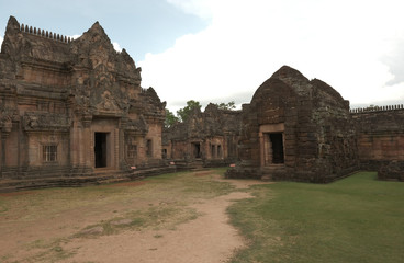 Naklejka premium Phanom-rung castle is Khmer architecture art in Khmer civilization period about Buddhist century 15, Buri-ram provinc.