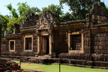 Fototapeta premium Phanom-rung castle is Khmer architecture art in Khmer civilization period about Buddhist century 15, Buri-ram provinc.