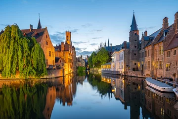Photo sur Plexiglas Brugges Bruges skyline with old buildings at twilight in Bruges, Belgium