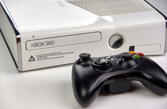Xbox 360 video gaming console