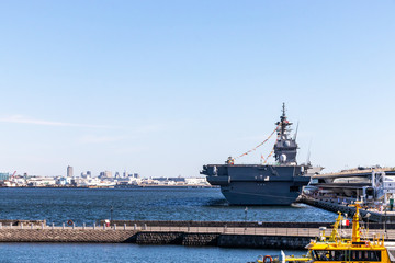 横浜大桟橋の護衛艦