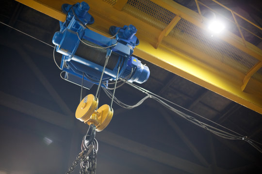 Overhead-traveling crane blue yellow