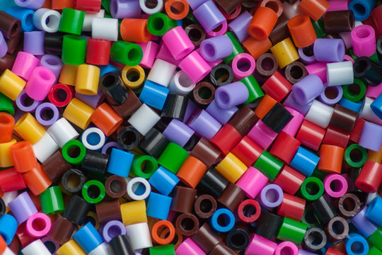 Bunte Steckperlen