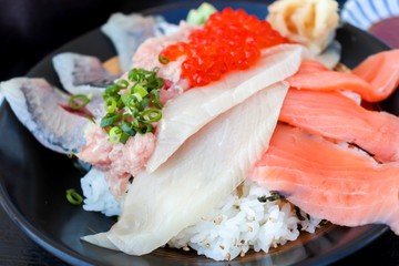 海鮮丼