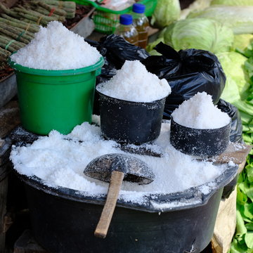 Indonesia Sumba Pasar Inpres Matawai - sea salt