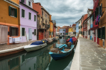 Obraz na płótnie Canvas Colourful houses on Burano island. Venice, Italy.