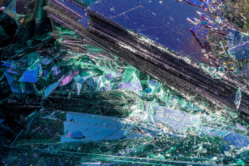 Glasscheiben im Wertstoff Container