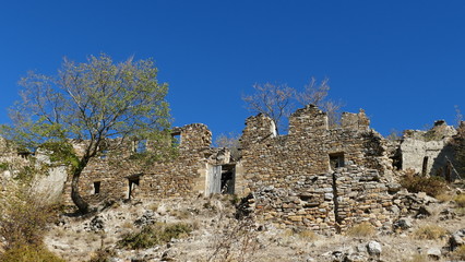 Fototapeta premium Ruined house in an uninhabited village of Yesa in Navarre