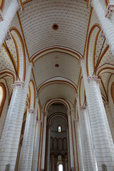 intérieur de l'église Saint-Pierre de Chauvigny