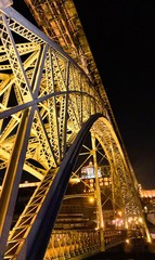 Dom Luis I bridge at night