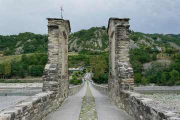 Fototapeta premium Anient roman bridge in the town of Bobbio, in the italian Appenines