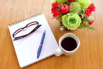 note paper on wooden table