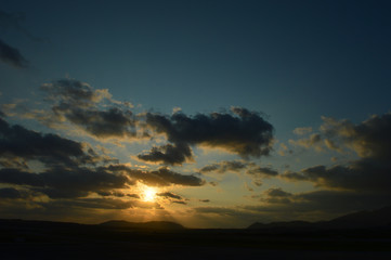 オレンジ色の空と雲