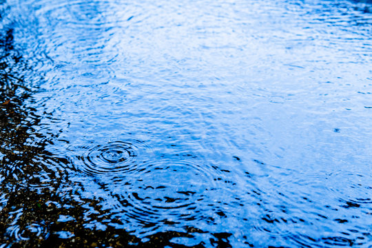 水溜り の画像 427 952 件の Stock 写真 ベクターおよびビデオ Adobe Stock