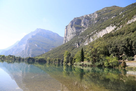 Il Lago di Toblino - e il suo omonimo Castello. ( Tn. )
