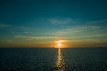Obraz premium beautiful sea panorama of sunset