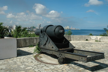 Fototapeta na wymiar cannon in fortress la havana cuba castillo del morro