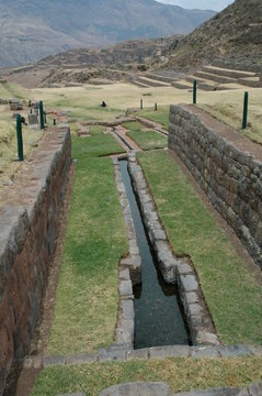 parque arqueologico de tipon peru