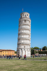 Schiefer Turm von Pisa mit Kathedrale