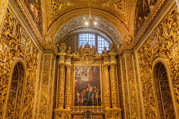 Fototapeta na wymiar VALLETTA, MALTA - NOVEMBER 7, 2017: Interior of St John's Co-Cathedral in Valletta, Malta