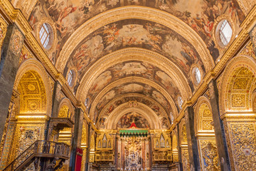 Obraz premium VALLETTA, MALTA - NOVEMBER 7, 2017: Interior of St John's Co-Cathedral in Valletta, Malta