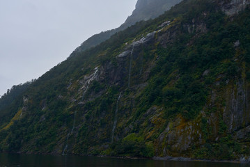 Obraz premium Beautiful Misty Mountains in New Zealand