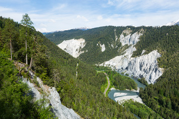 Fototapeta na wymiar Vorderrhein, Rheinschlucht, Ruinaulta, bei Versam, Graubünden, Schweiz, Europa