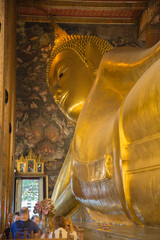 Obraz premium golden buddha in thailand